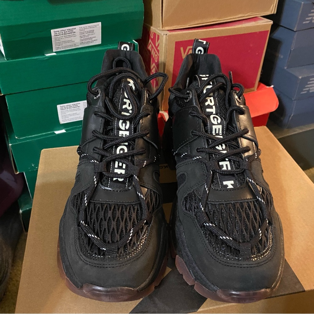 Kurt Geiger Black Sneakers with Chunky Sole and Sporty Design